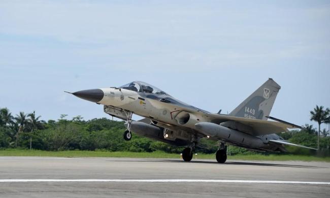 退役将领急呼：F-16V根本扛不住解放军！